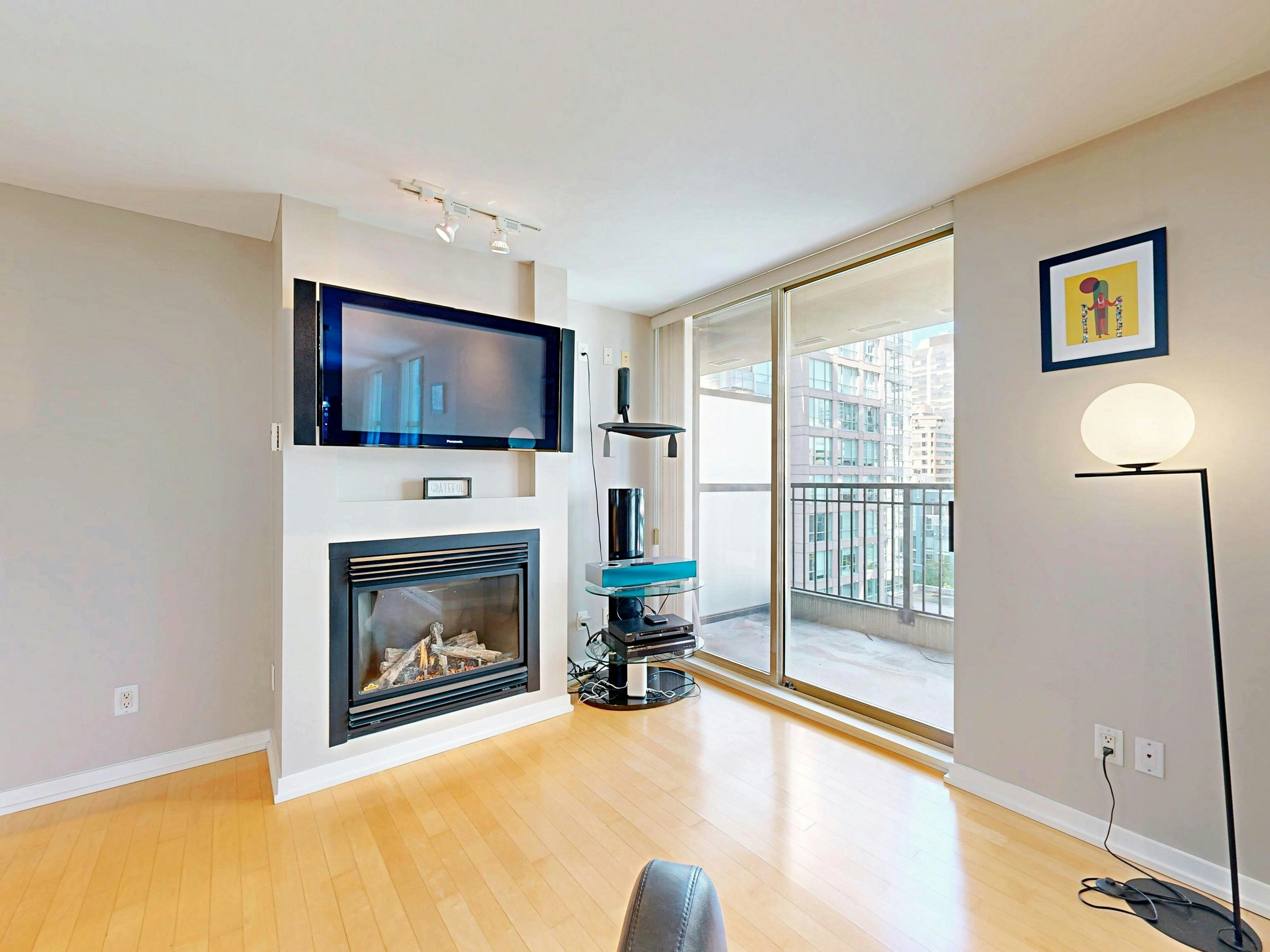 1003-969 Richards Street - 2