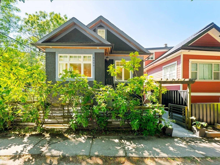 4399 Quebec Street, Vancouver, BC, V5V 3L4