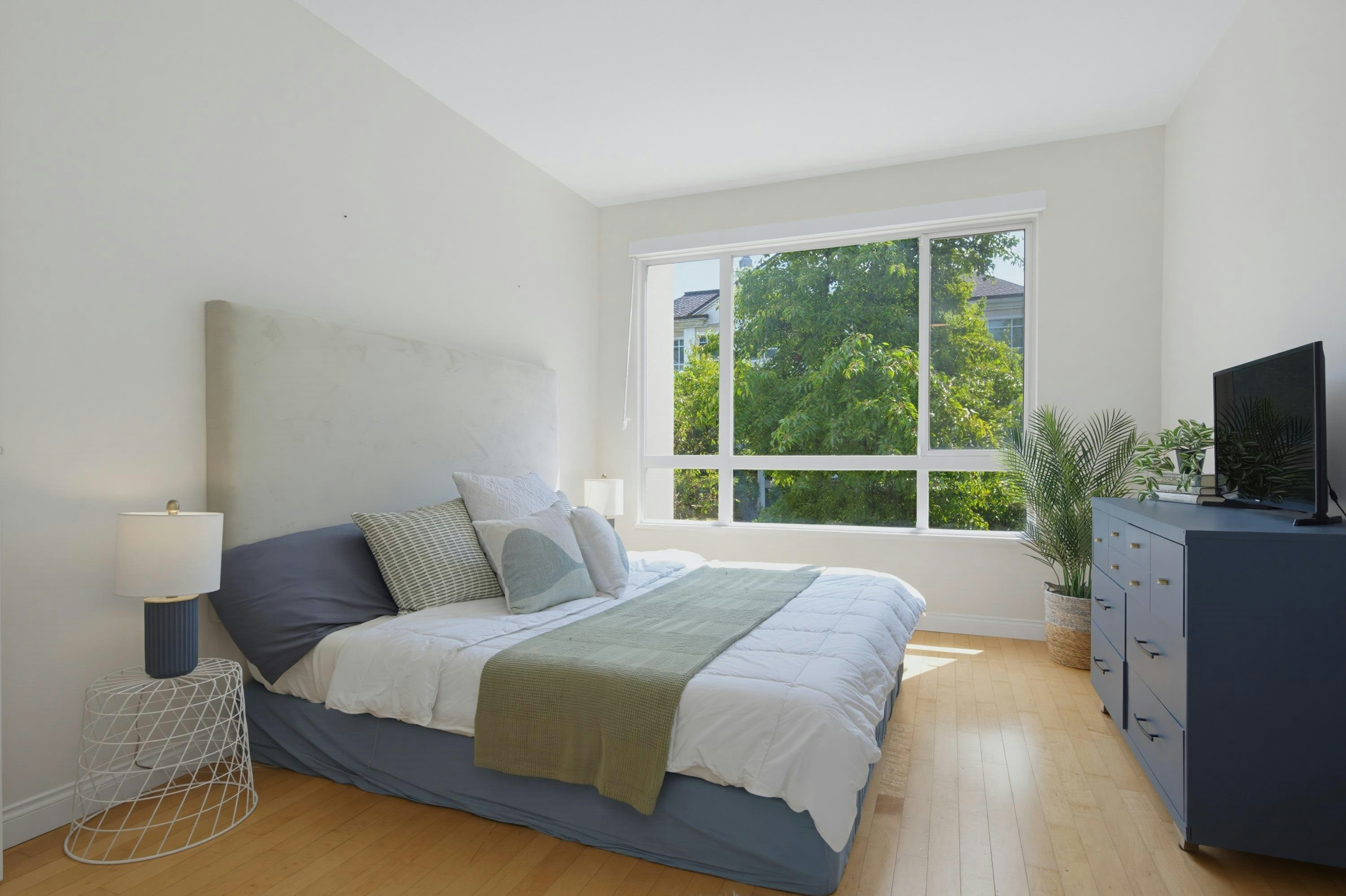 229-5735 Hampton Place - 4