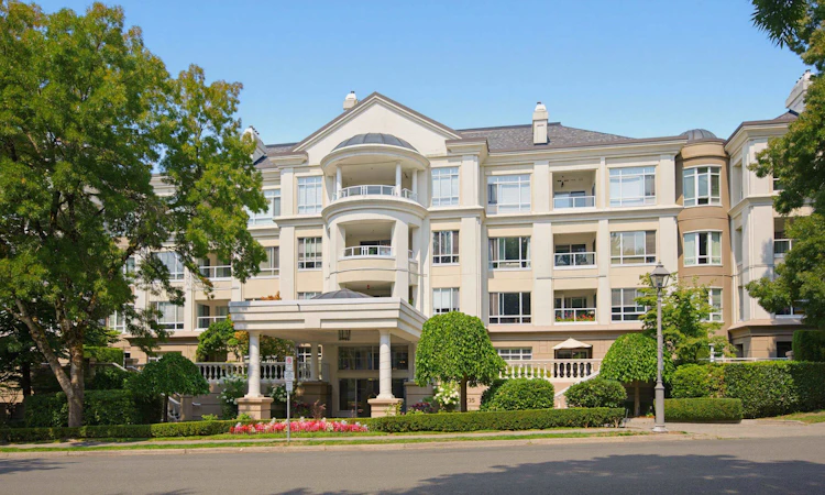 229-5735 Hampton Place