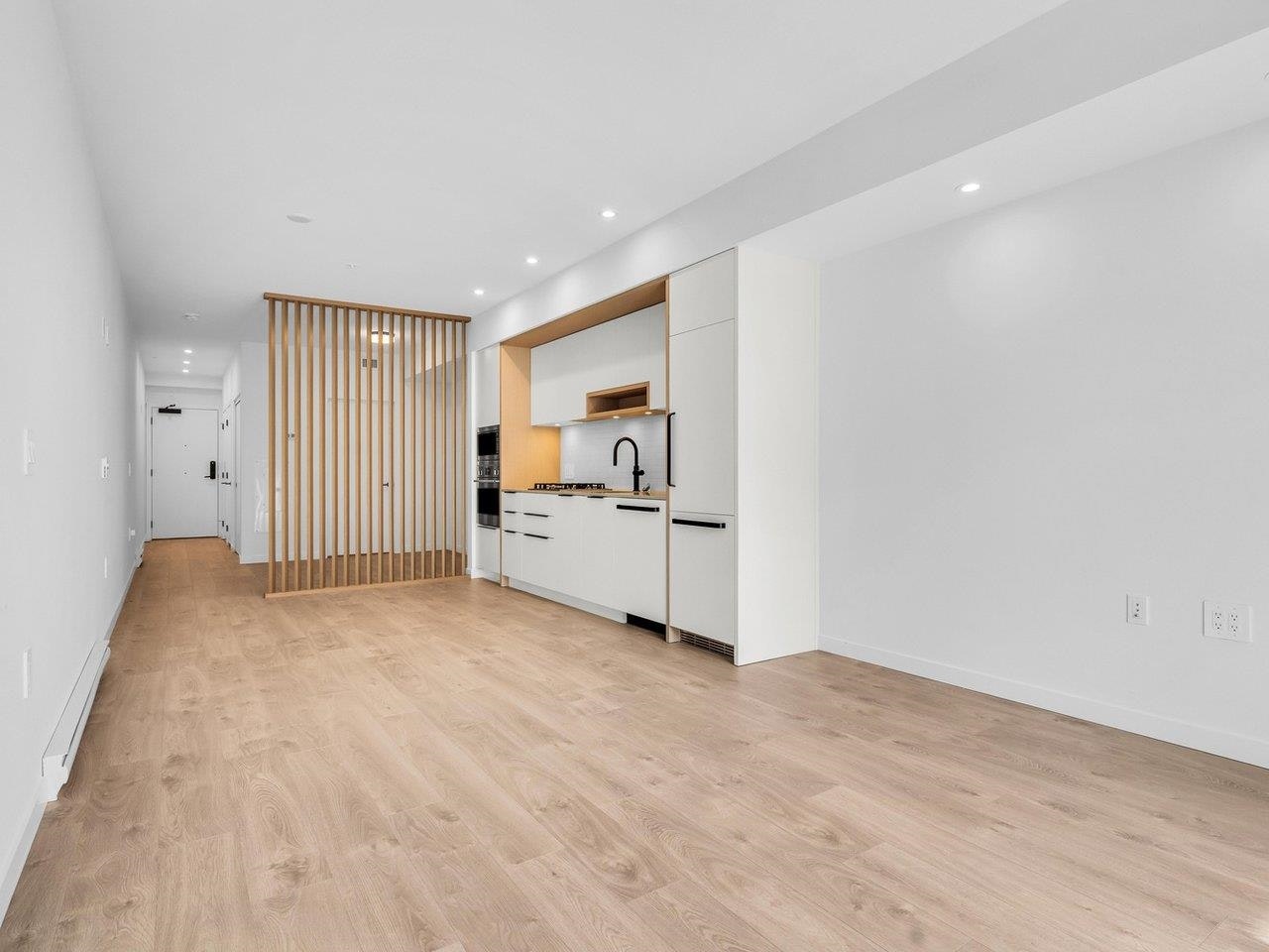 317-2520 Guelph Street, Vancouver, BC, V5T 3P5 - 2