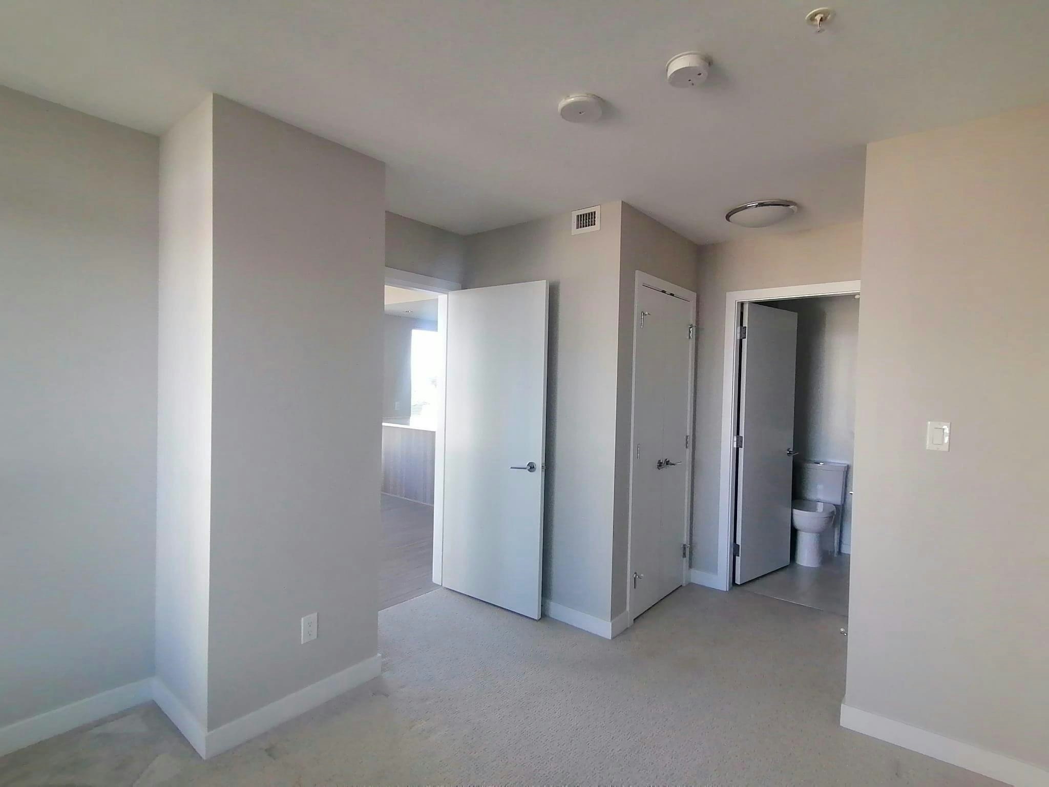 5xx-4900 Lennox Lane, Burnaby, BC, V5H 0G9 - 5