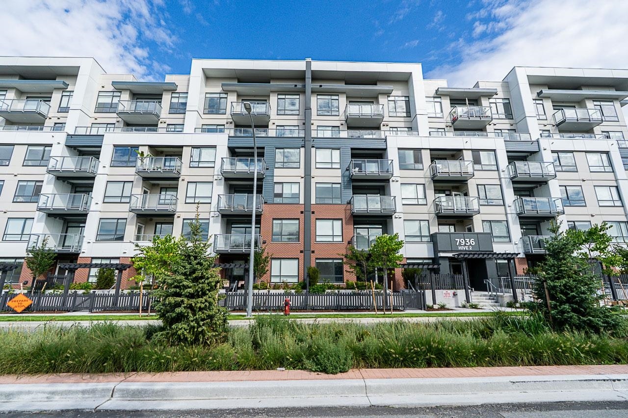 102-7936 206 Street, Langley, BC, V2Y 3X8