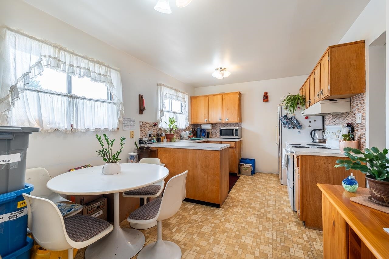 6011 Mara Crescent, Richmond, BC, V7C 2R1 - 14