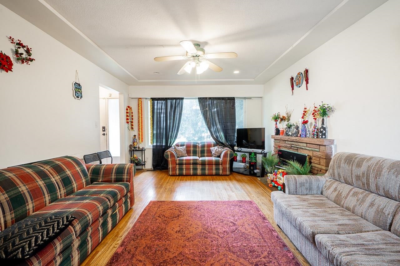 11191 90 Avenue - 4