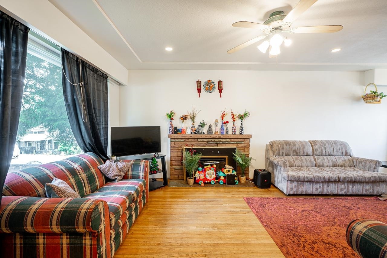11191 90 Avenue - 3