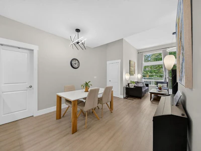 407-6328 Larkin Drive - 5