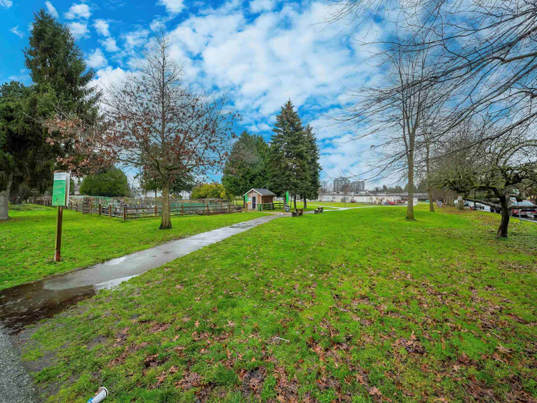 307-8428 Park Road, Richmond, BC, V6Y 0K1 - 30
