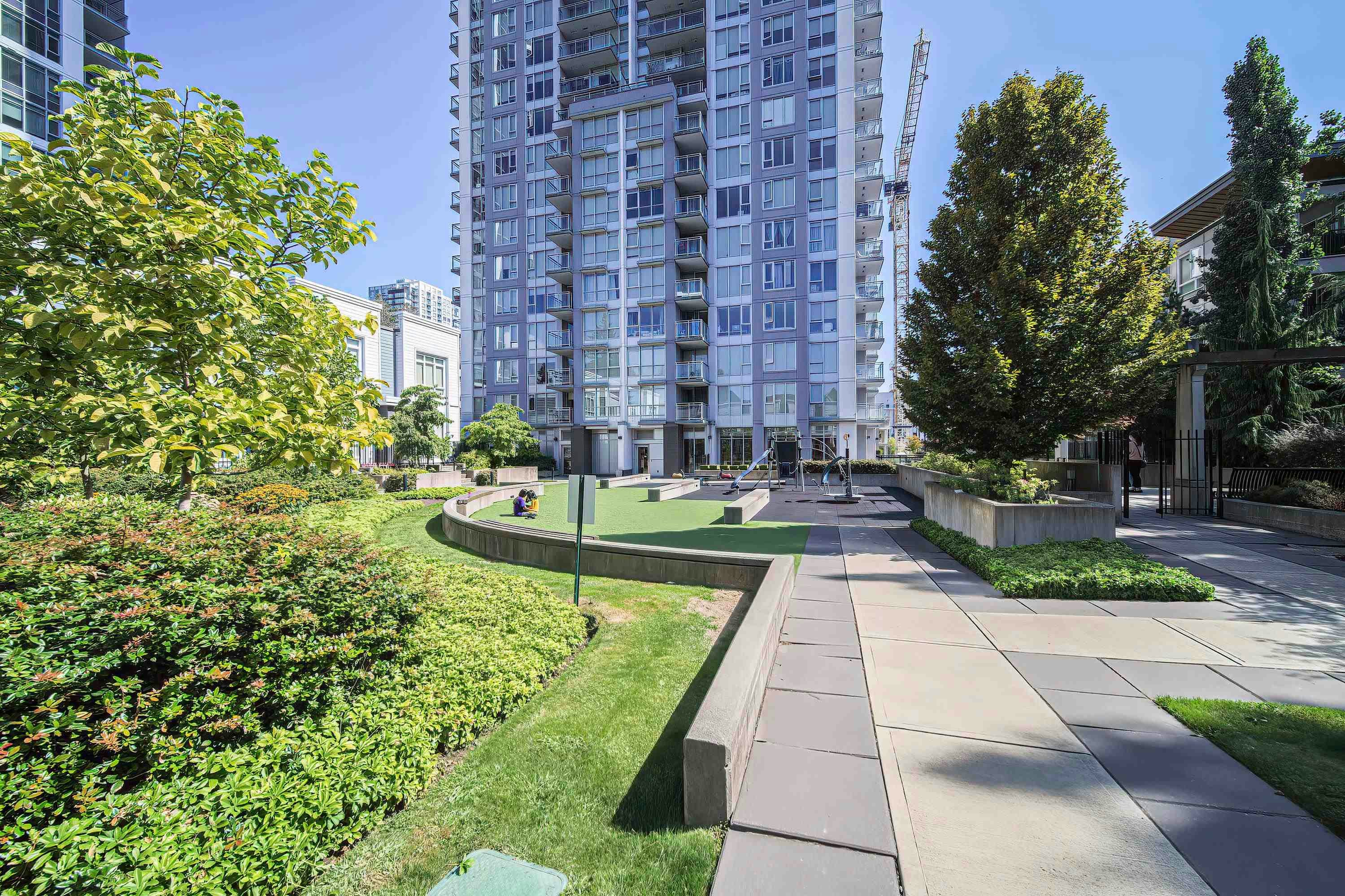 2309-13325 102a Avenue, Surrey, BC, V3T 0J5 - 20