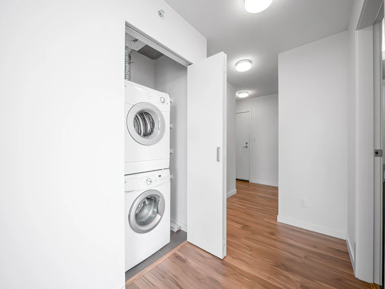 2309-13325 102a Avenue, Surrey, BC, V3T 0J5 - 11