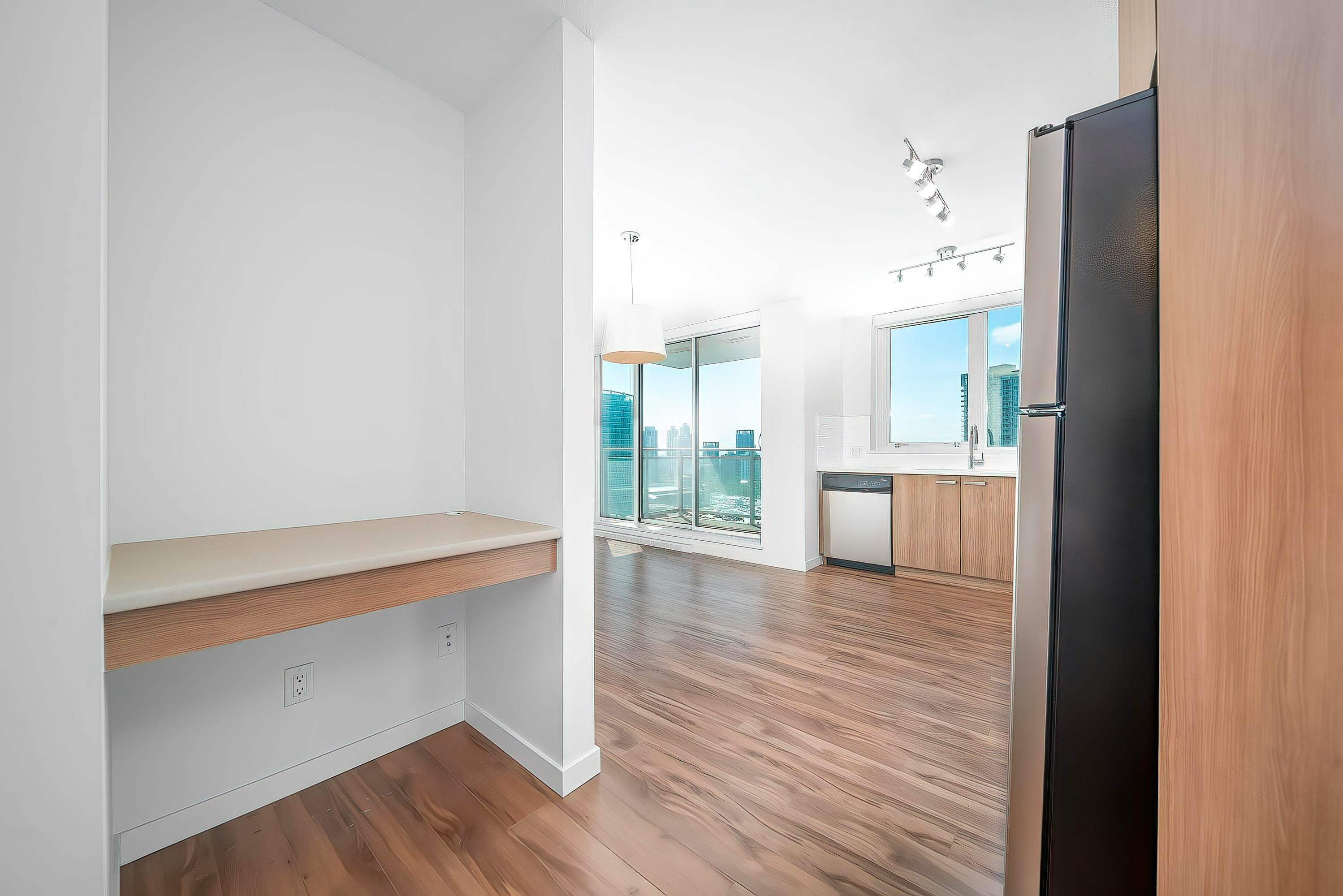 2309-13325 102a Avenue, Surrey, BC, V3T 0J5 - 9