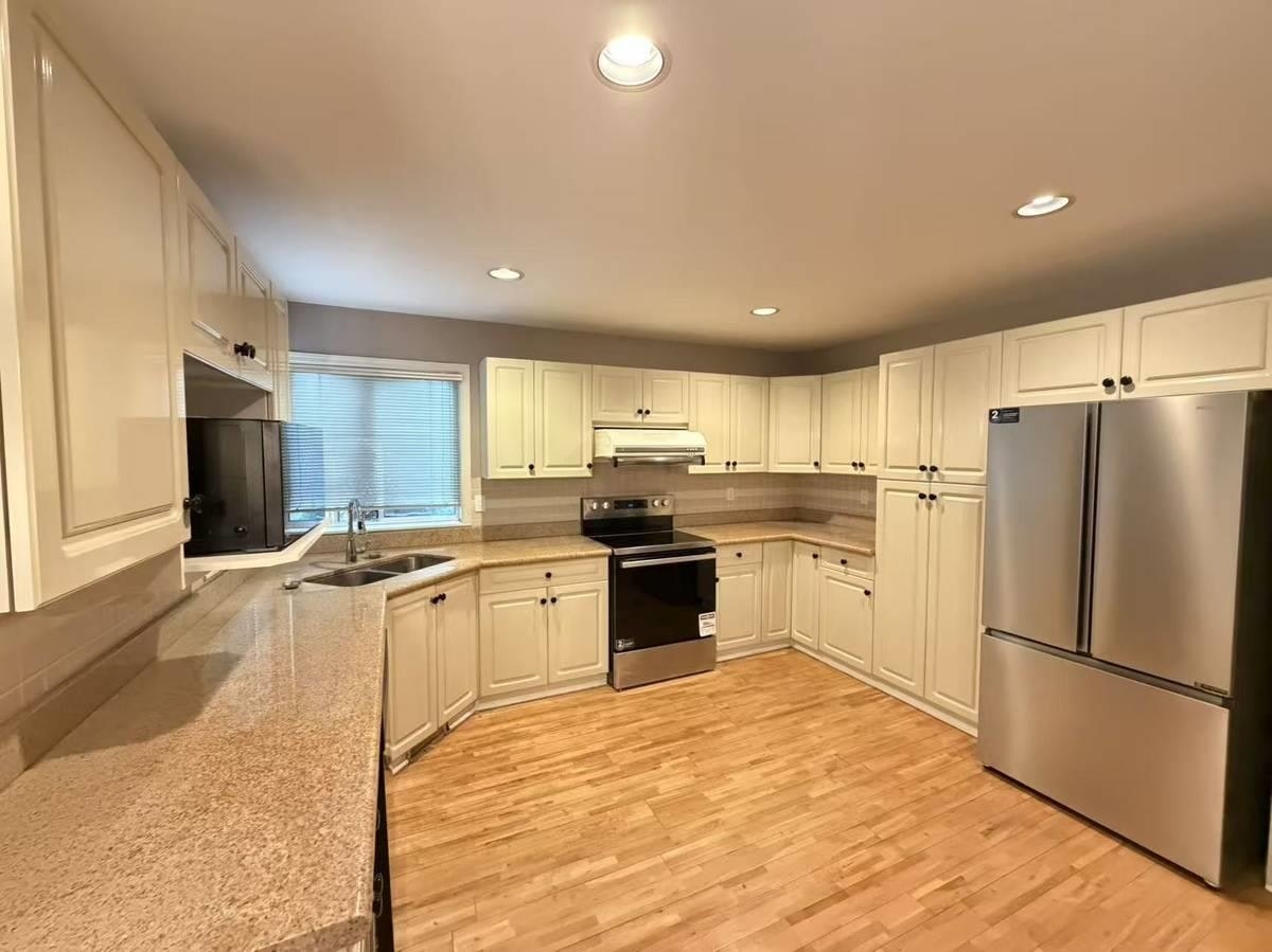 10177 107a St, Surrey, BC, V4N 4N6 - 2