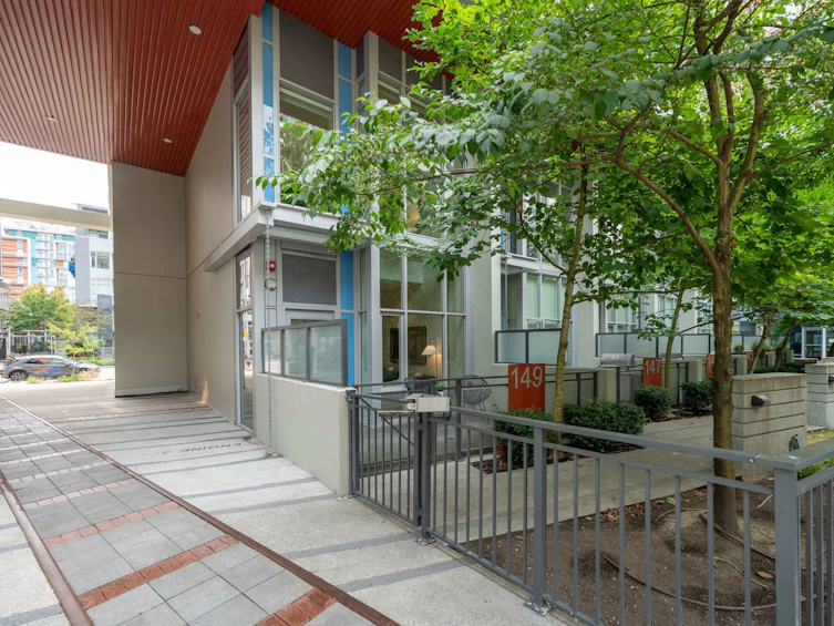 149 E 1st Avenue, Vancouver, BC, V6A 0E8 - 18