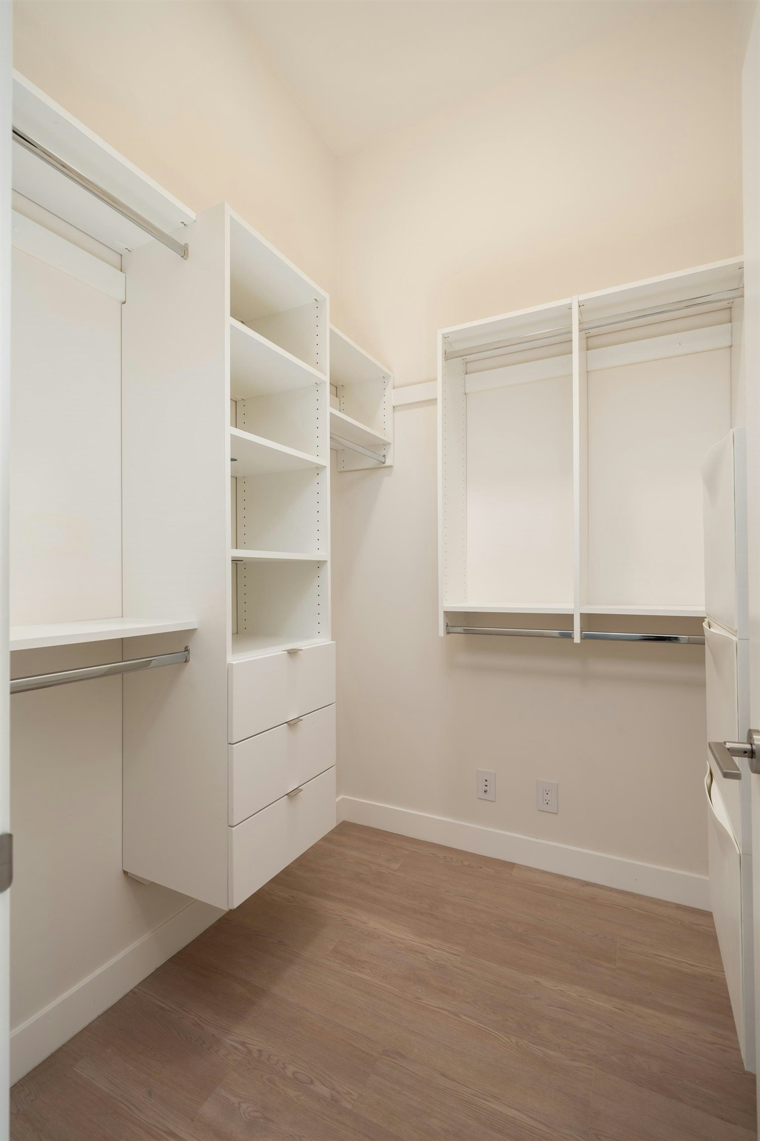 149 E 1st Avenue, Vancouver, BC, V6A 0E8 - 13