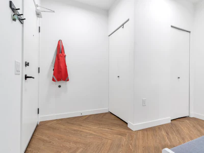 419-3229 St. Johns Street - 4