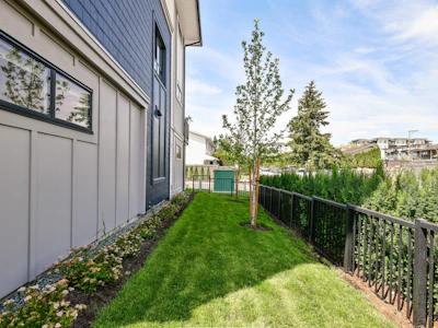10-33520 Kingston Avenue - 2