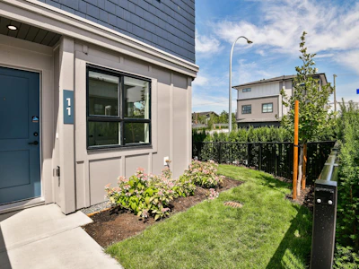 7-33520 Kingston Avenue - 3