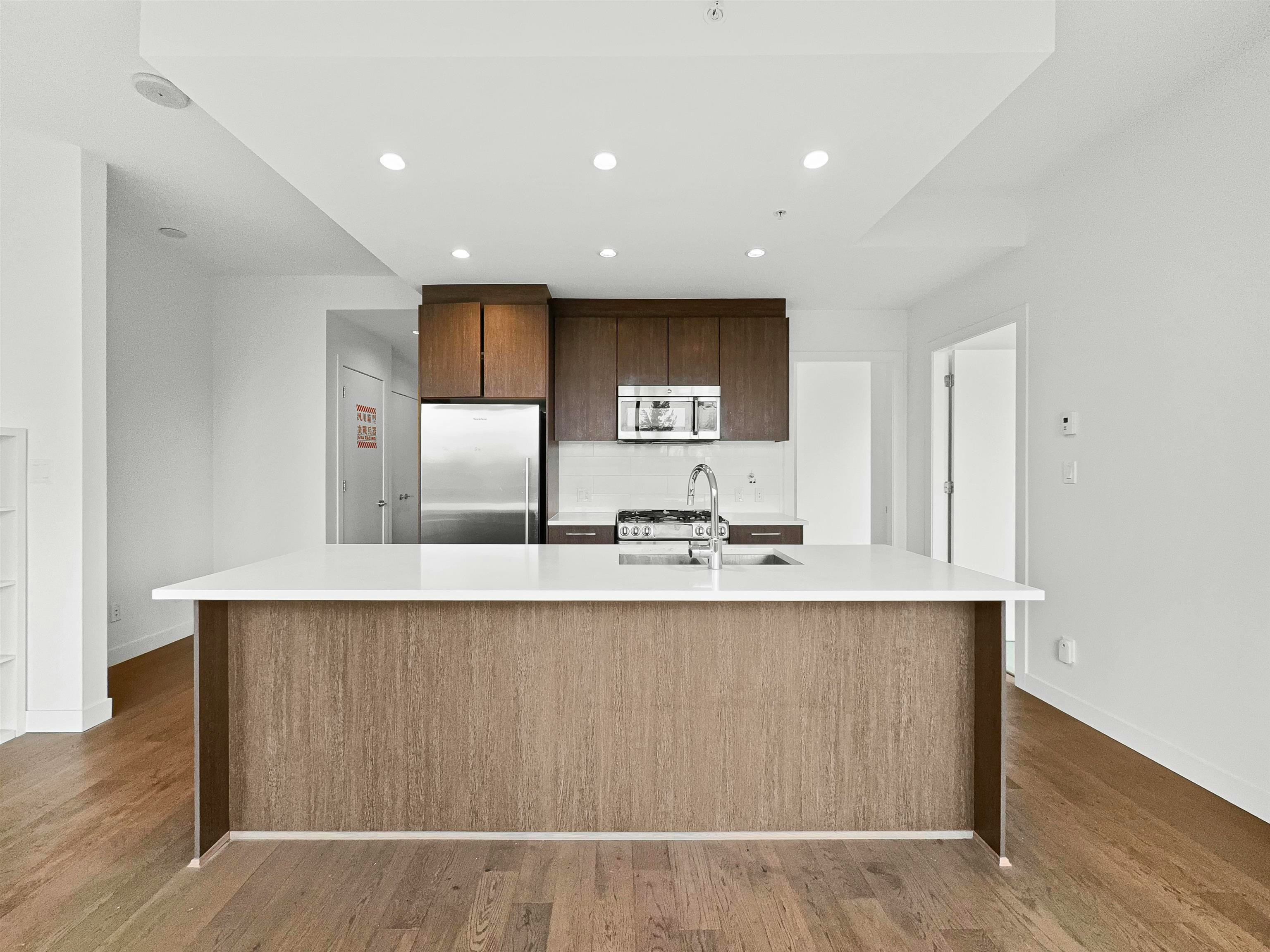 10xx-9060 University Crescent, Burnaby, BC, V5A 0E1 - 3
