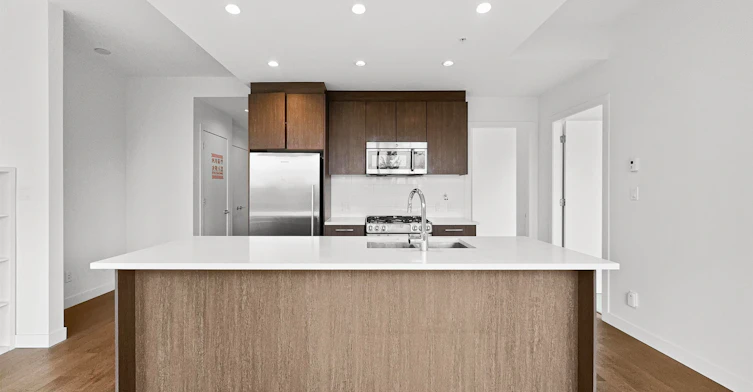 10xx-9060 University Crescent, Burnaby, BC, V5A 0E1 - 3