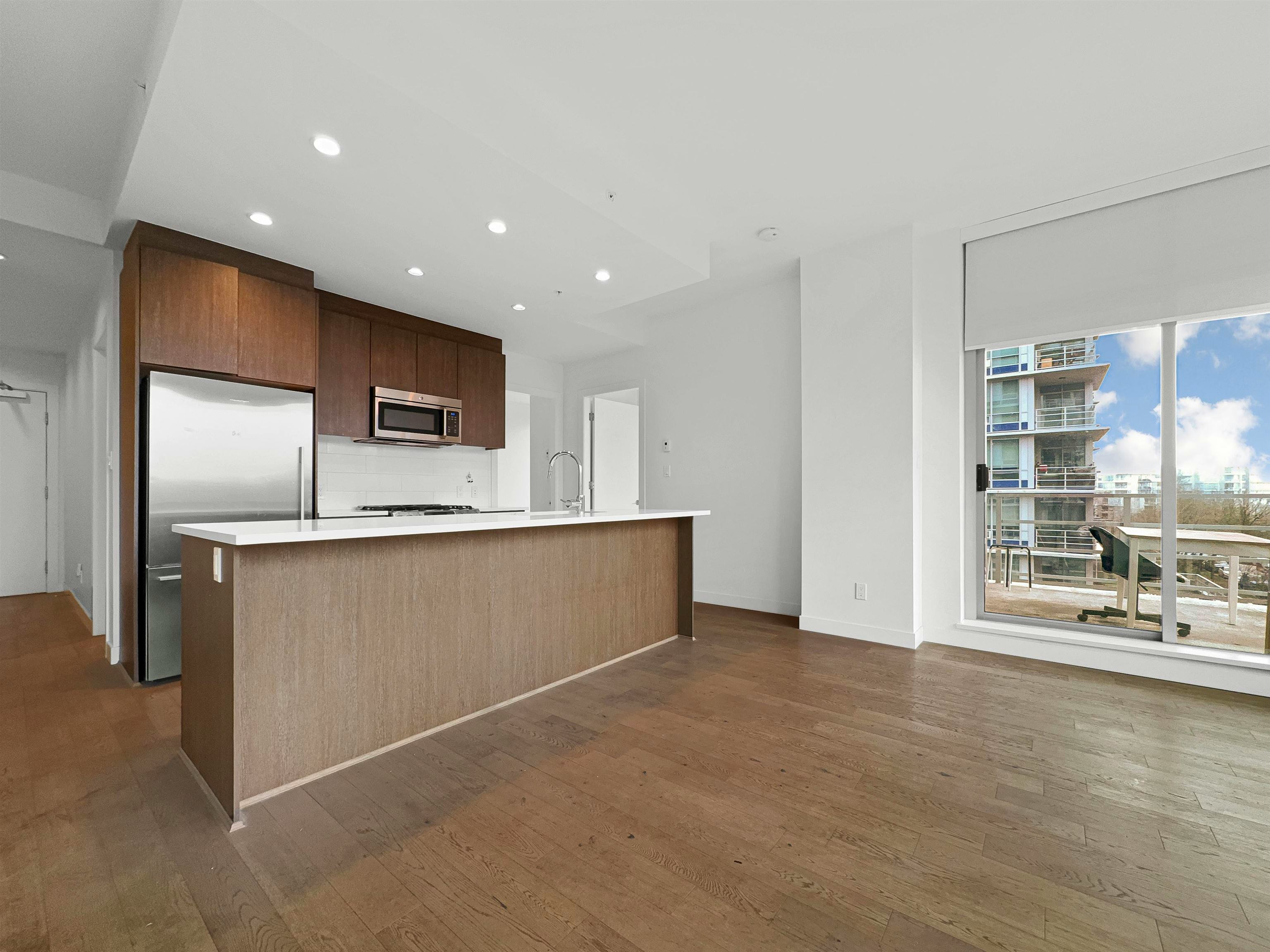 10xx-9060 University Crescent, Burnaby, BC, V5A 0E1