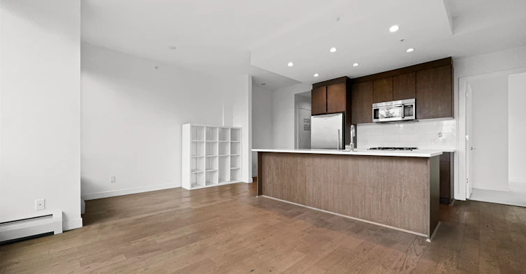 10xx-9060 University Crescent, Burnaby, BC, V5A 0E1 - 2
