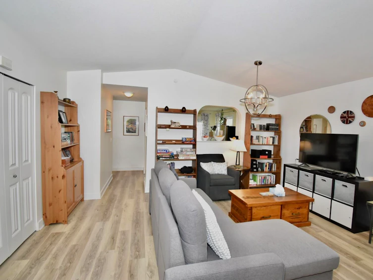 6315 Tower Road, Sechelt, BC, V7Z 0T7 - 9