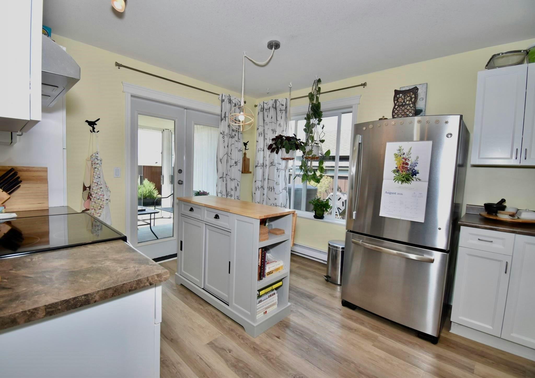 6315 Tower Road, Sechelt, BC, V7Z 0T7 - 12