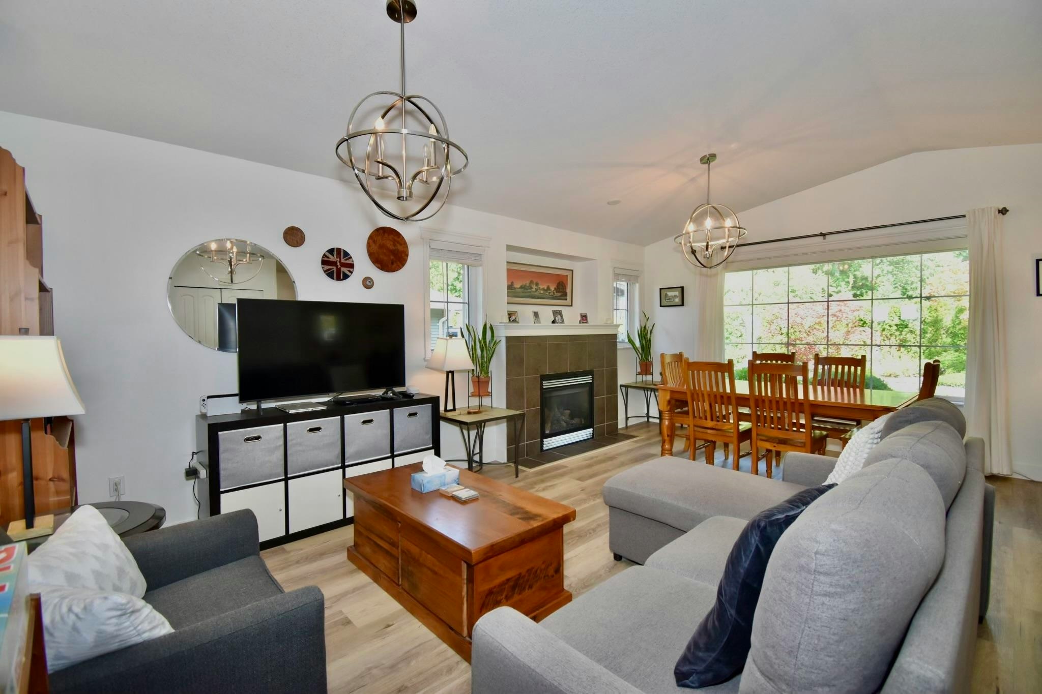 6315 Tower Road, Sechelt, BC, V7Z 0T7 - 11