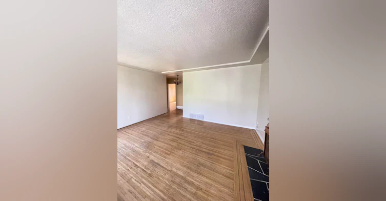 100 Sea Avenue, Burnaby, BC, V5B 3W6 - 4