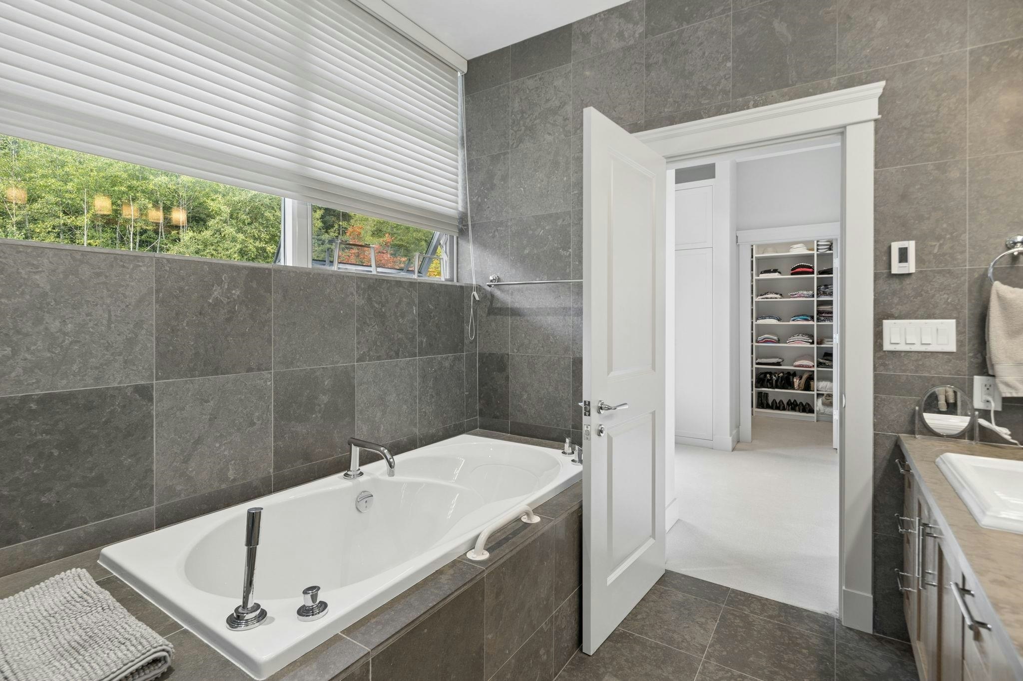 PH1-2210 Chippendale Road, West Vancouver, BC, V7S 3J4 - 29