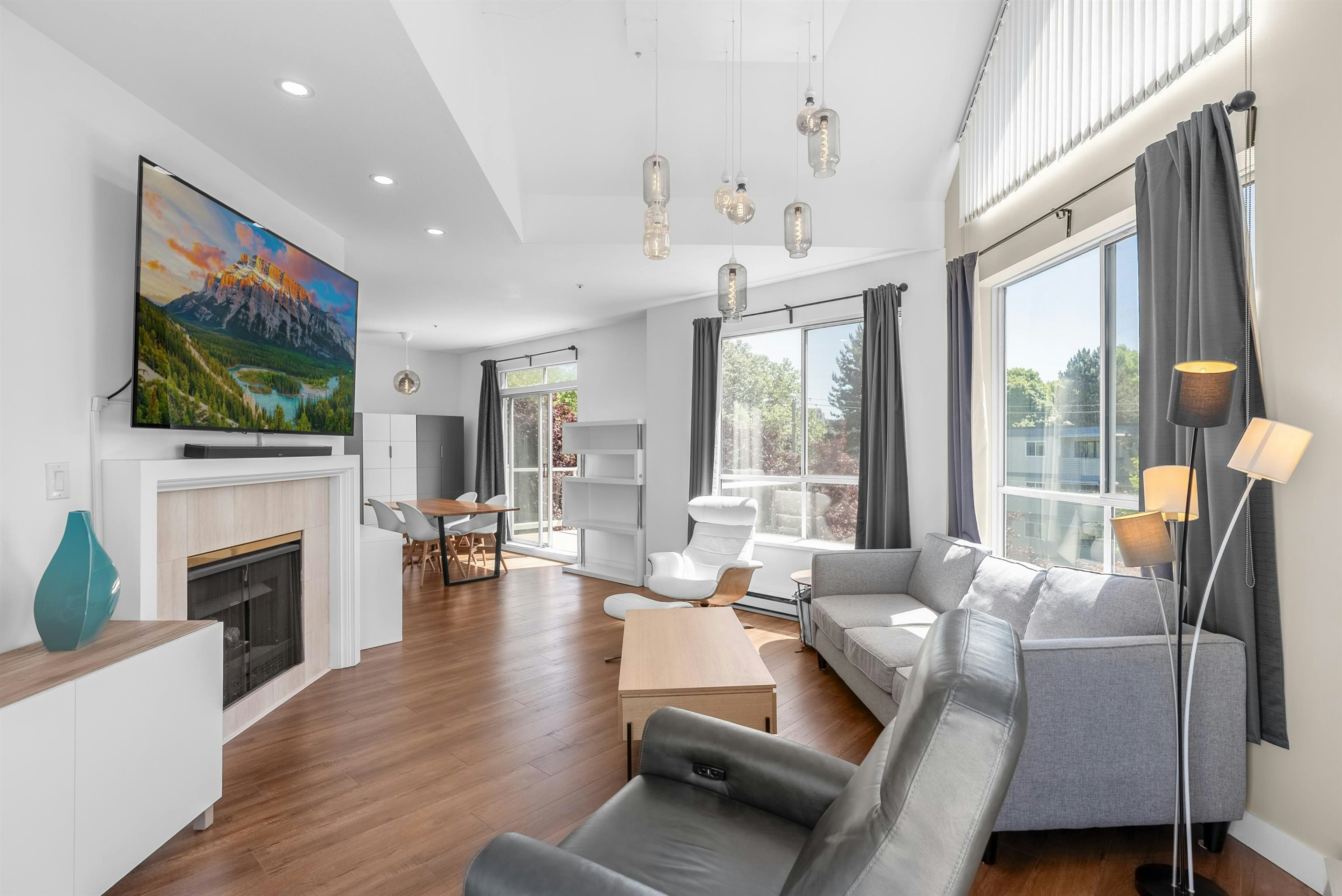 303-8651 Ackroyd Road - 3
