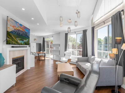 303-8651 Ackroyd Road - 3