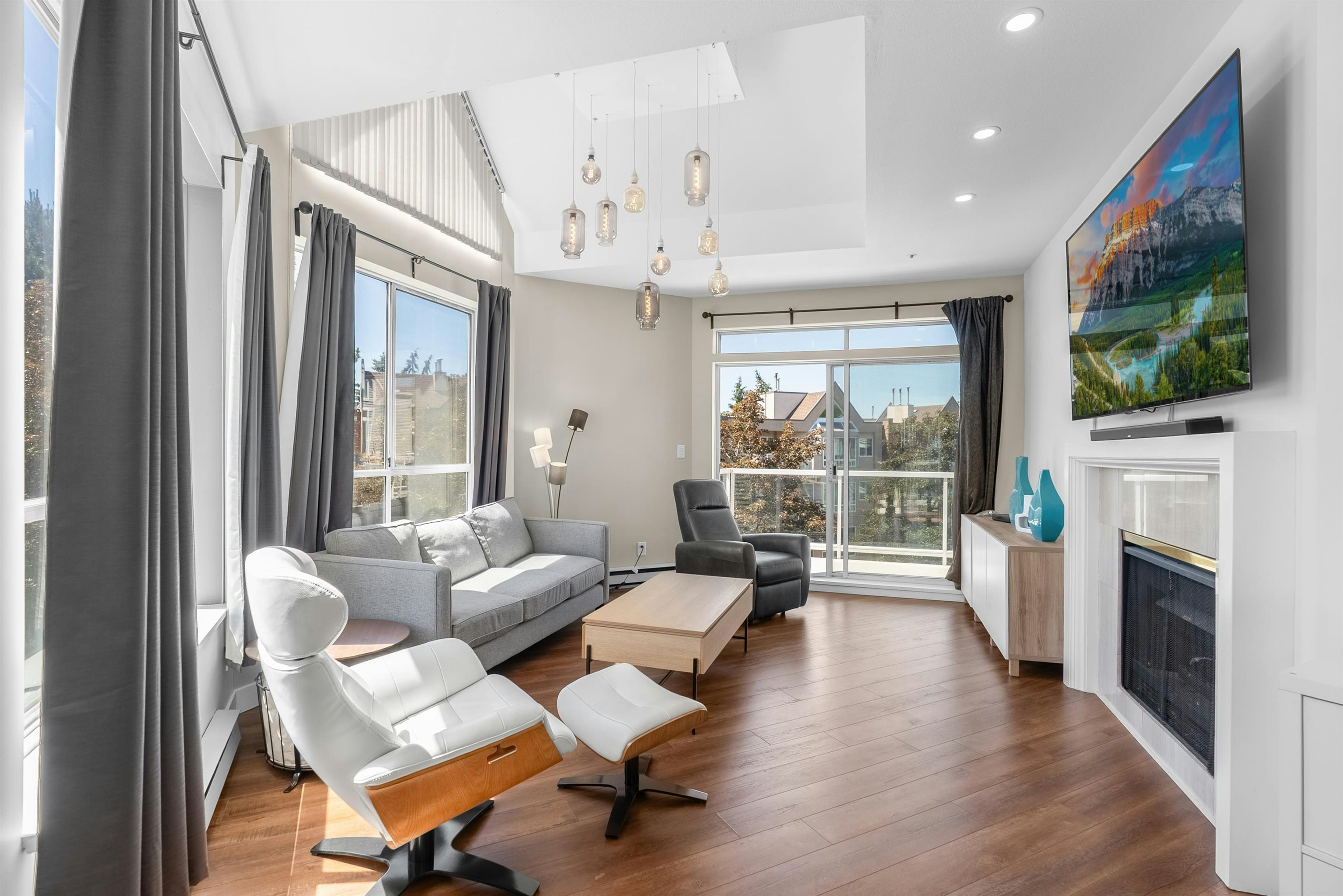 303-8651 Ackroyd Road - 2