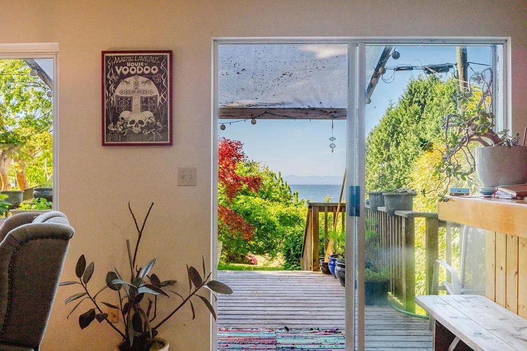 2867 Lower Road, Roberts Creek, BC, V0N 2W6 - 32