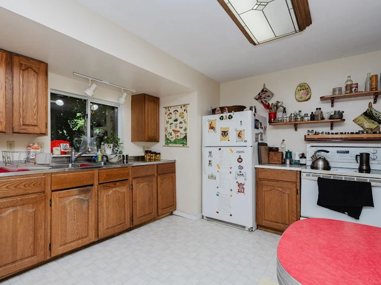 2867 Lower Road, Roberts Creek, BC, V0N 2W6 - 33