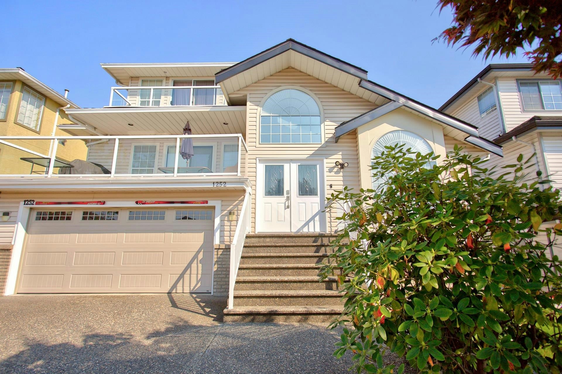 1252 Dewar Way - 3