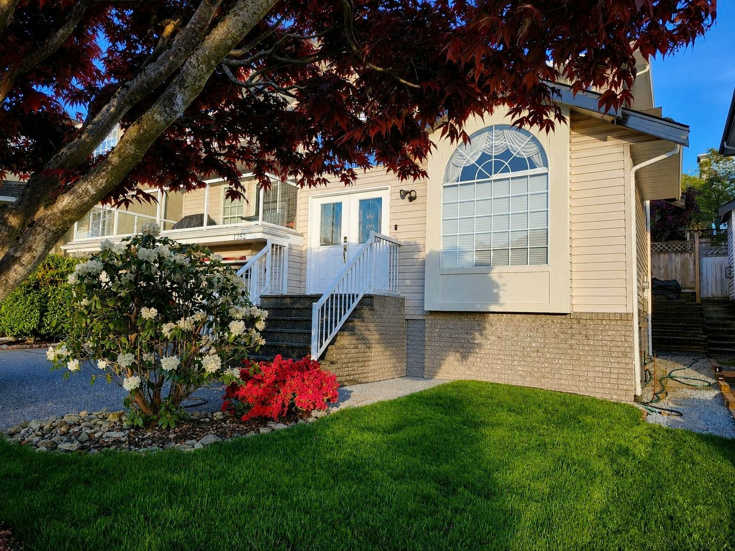 1252 Dewar Way, Port Coquitlam, BC, V3C 5Z1 - 2