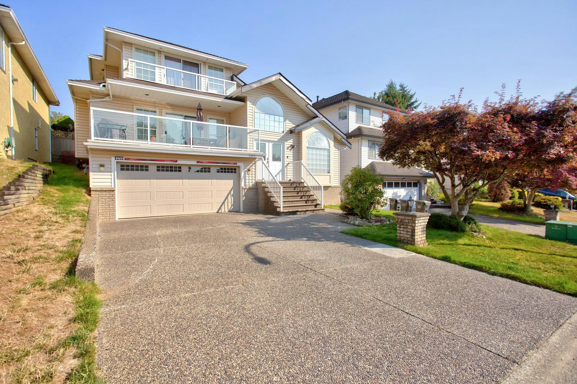 1252 Dewar Way - 2