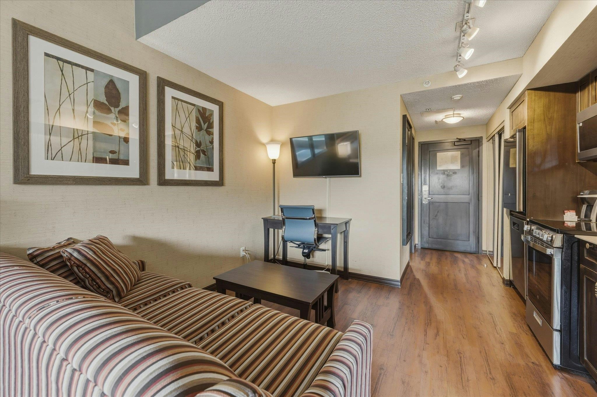216-4220 Gateway Drive - 3