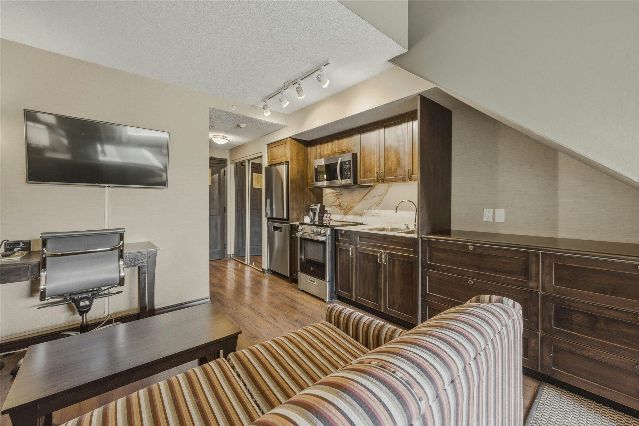 216-4220 Gateway Drive - 4
