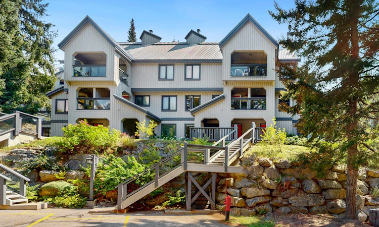 11-2556 Snowridge Crescent