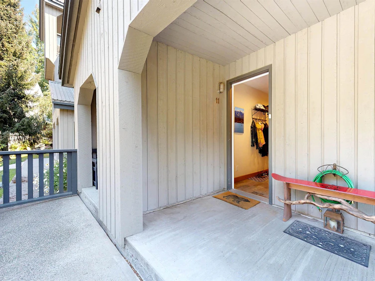 11-2556 Snowridge Crescent, Whistler, BC, V8E 0A6 - 3