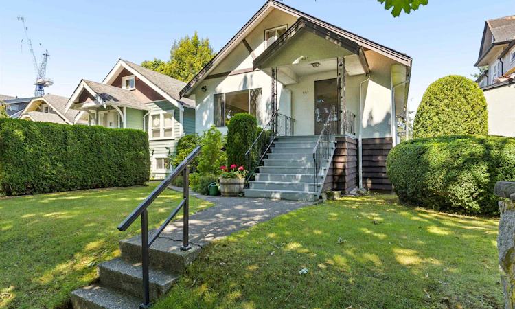 461 W 18th Avenue
