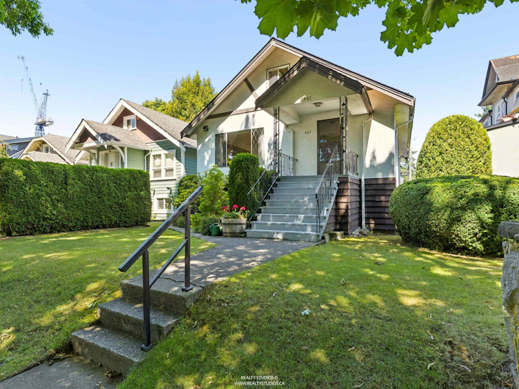 461 W 18th Avenue, Vancouver, BC, V5Y 2A9