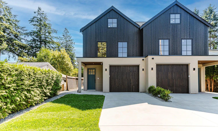 1514 Farrell Crescent