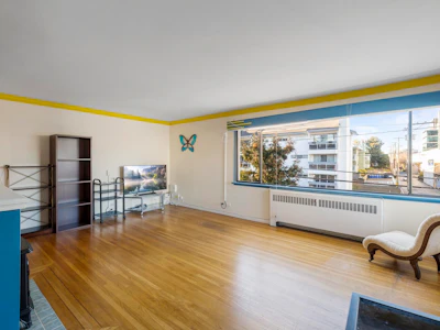 205-1695 W 10th Avenue - 2