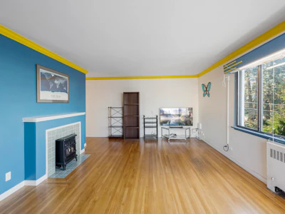 205-1695 W 10th Avenue - 3