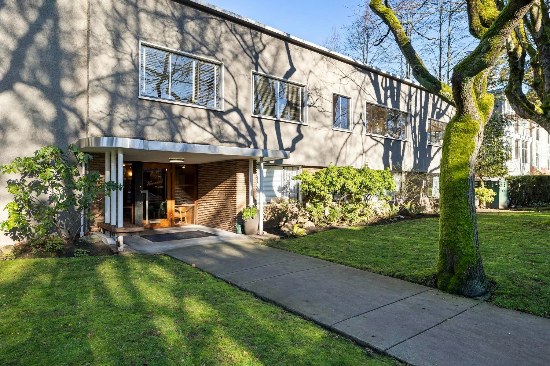 205-1695 W 10th Avenue, Vancouver, BC, V6J 2A2