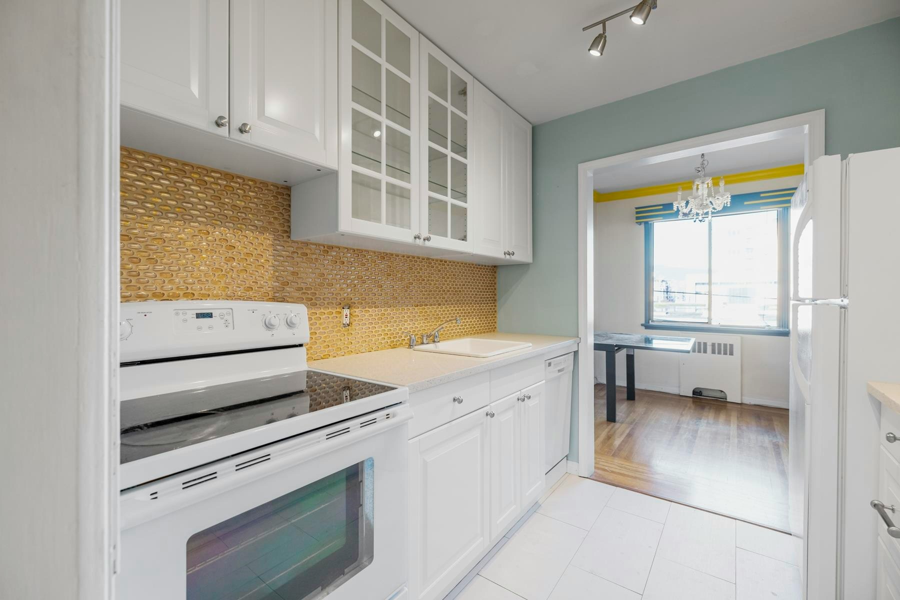 205-1695 W 10th Avenue, Vancouver, BC, V6J 2A2 - 7