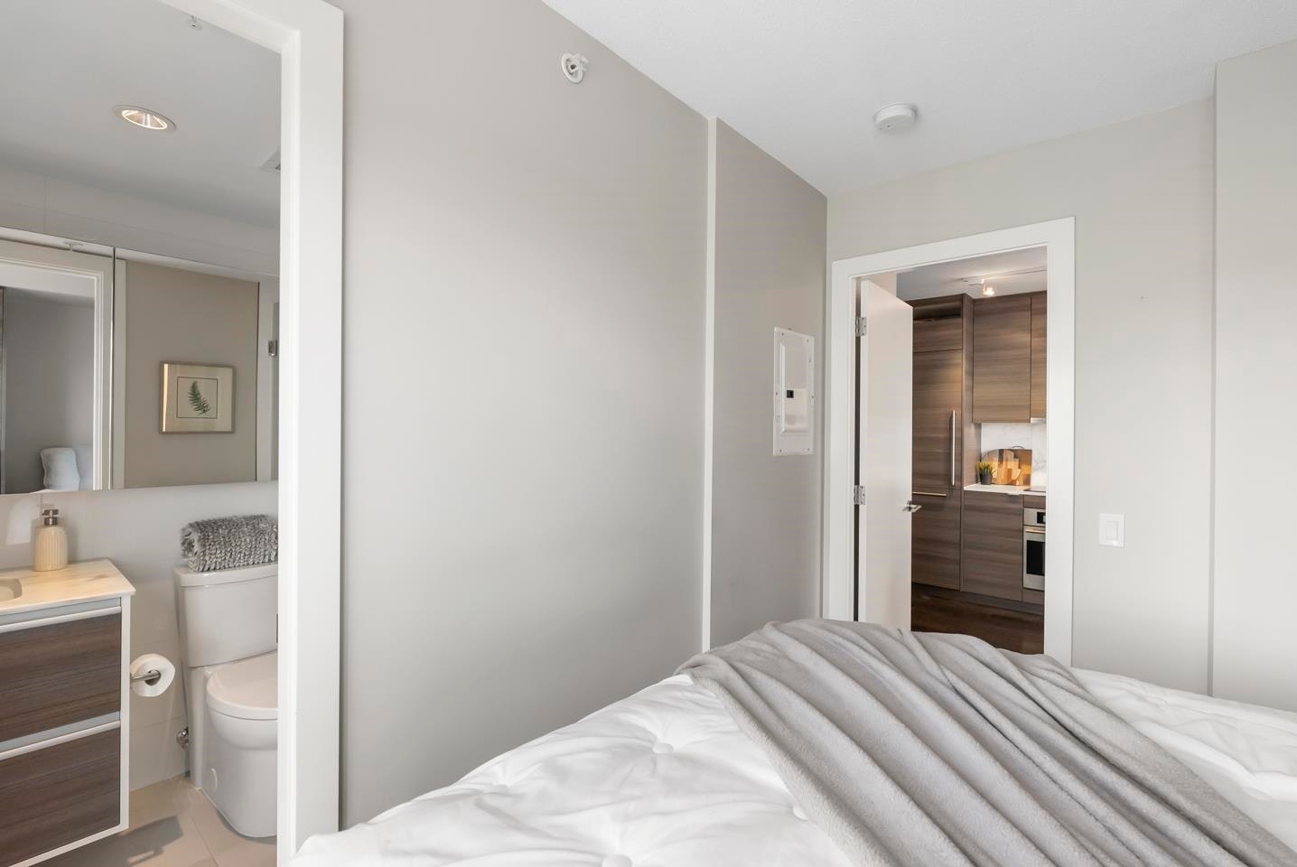 2305-13398 104 Avenue, Surrey, BC, V3T 1V6 - 14
